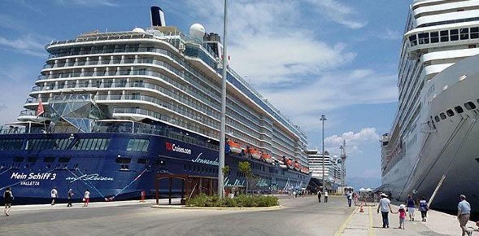 For Harbor Travelers Apartment Piraeus Exterior photo